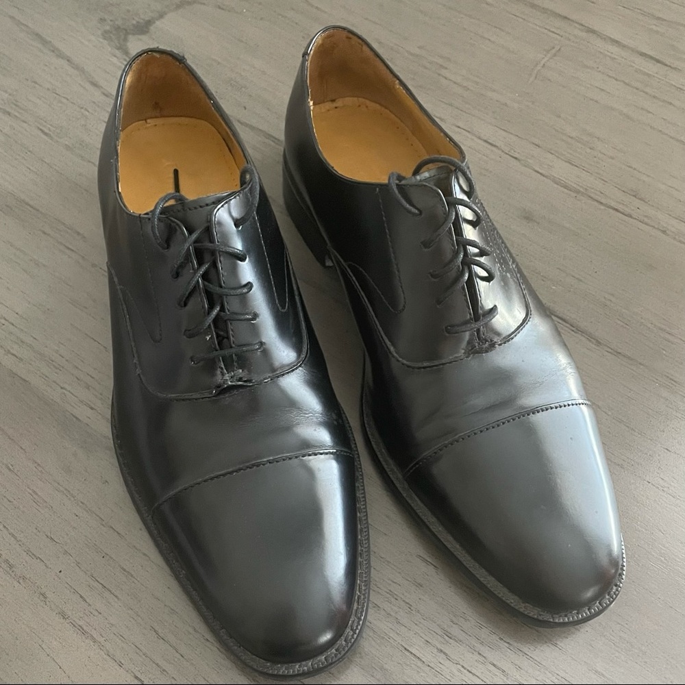 MOVING SALE! Men’s 9.5, Black Leather Cole Haan Lace Ups